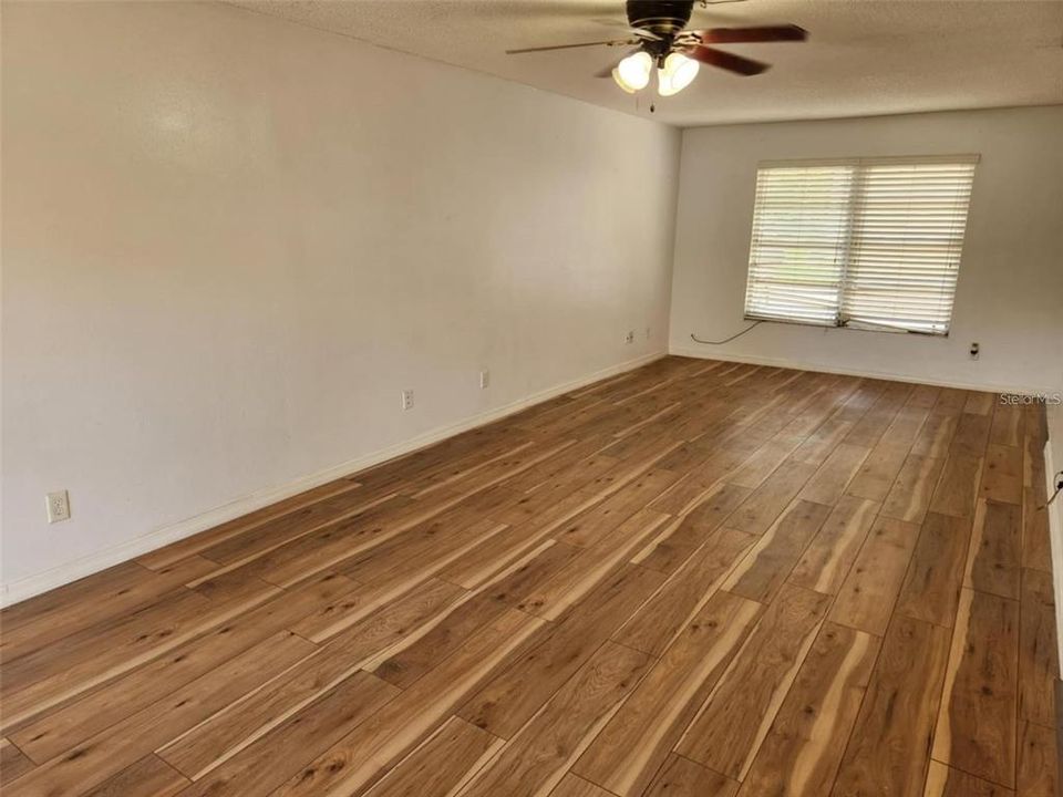 For Sale: $134,900 (3 beds, 2 baths, 1250 Square Feet)