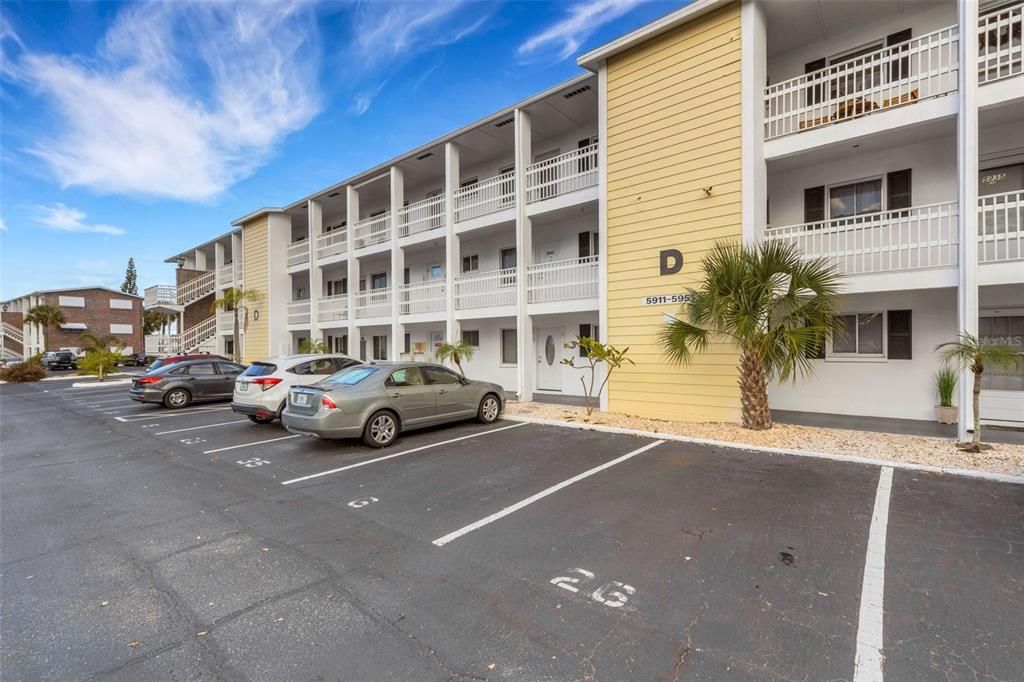 待售: $69,000 (1 贝兹, 1 浴室, 576 平方英尺)