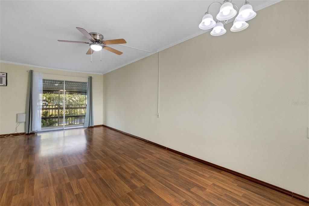 待售: $69,000 (1 贝兹, 1 浴室, 576 平方英尺)