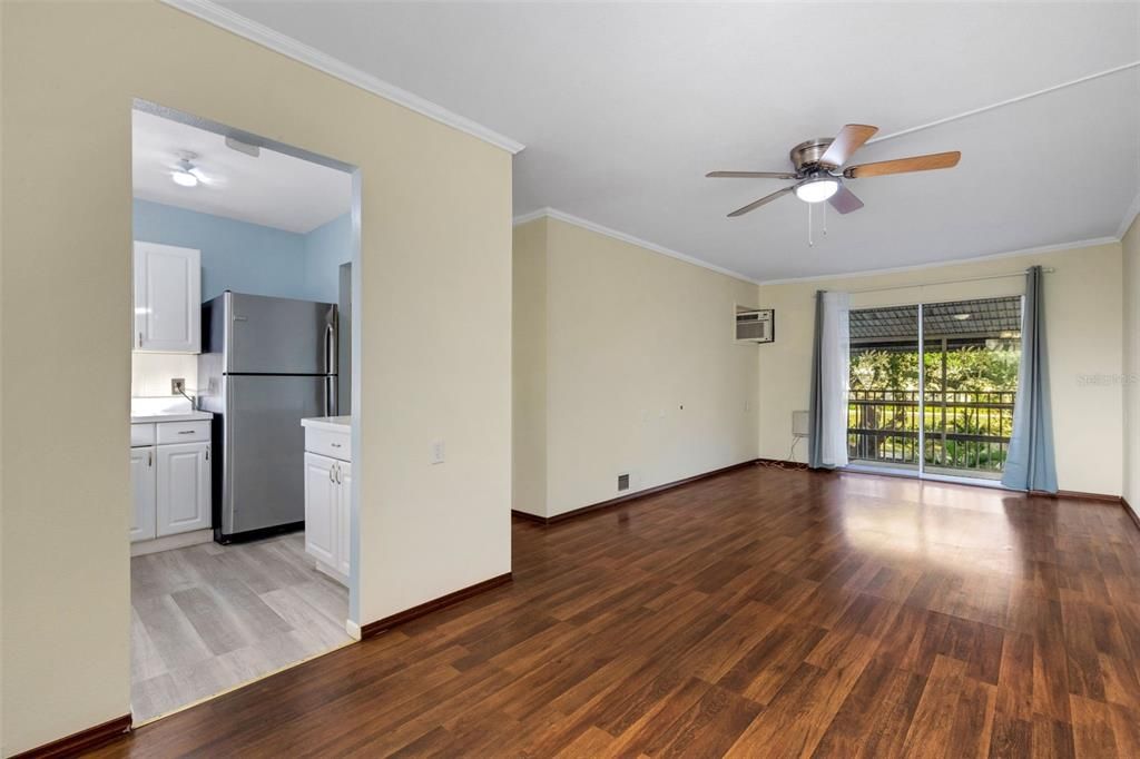 待售: $69,000 (1 贝兹, 1 浴室, 576 平方英尺)