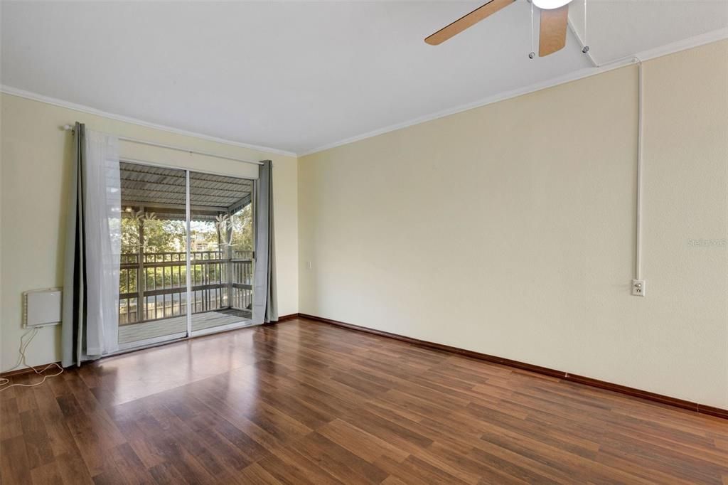 待售: $69,000 (1 贝兹, 1 浴室, 576 平方英尺)