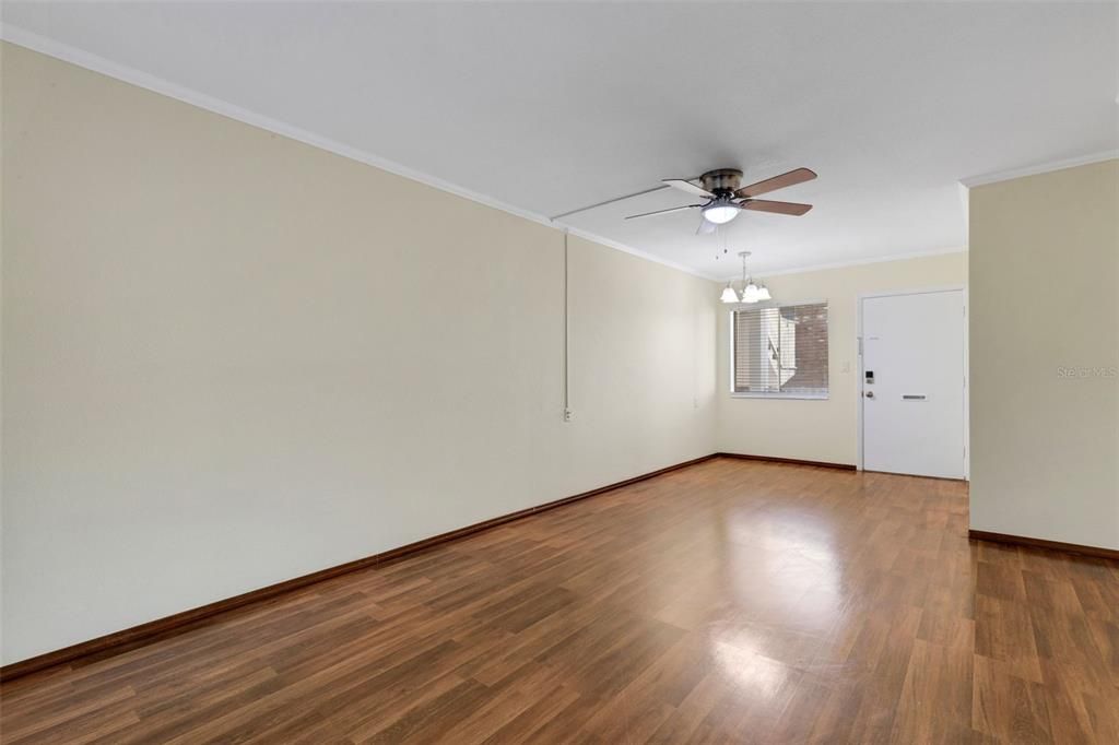 待售: $69,000 (1 贝兹, 1 浴室, 576 平方英尺)