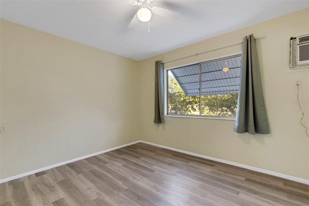 待售: $69,000 (1 贝兹, 1 浴室, 576 平方英尺)