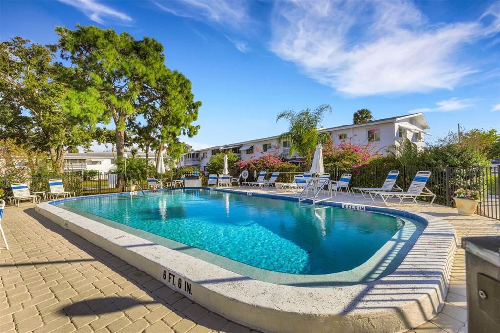 待售: $69,000 (1 贝兹, 1 浴室, 576 平方英尺)