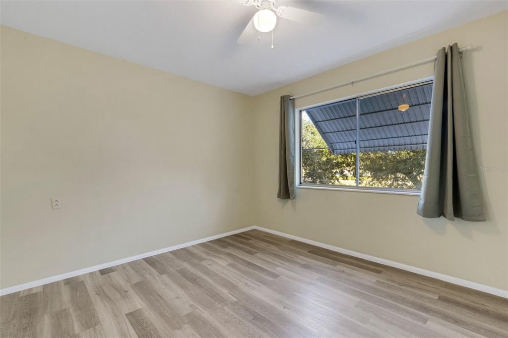 待售: $69,000 (1 贝兹, 1 浴室, 576 平方英尺)