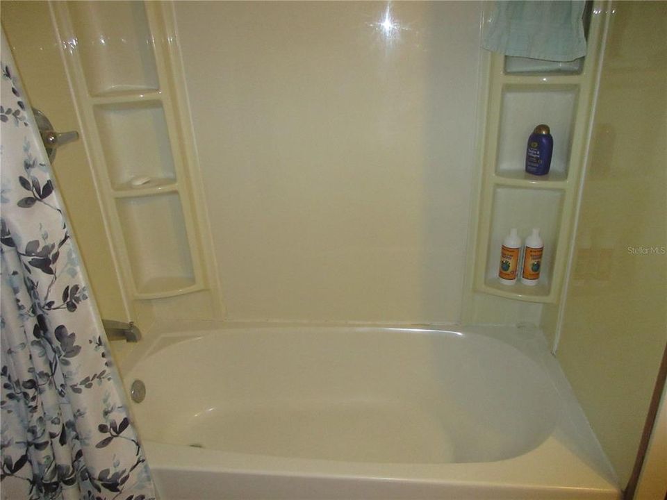 For Sale: $134,900 (3 beds, 1 baths, 958 Square Feet)