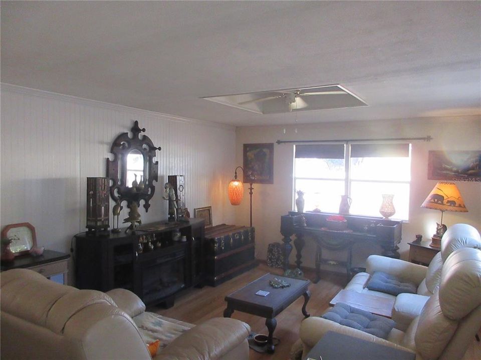 For Sale: $134,900 (3 beds, 1 baths, 958 Square Feet)