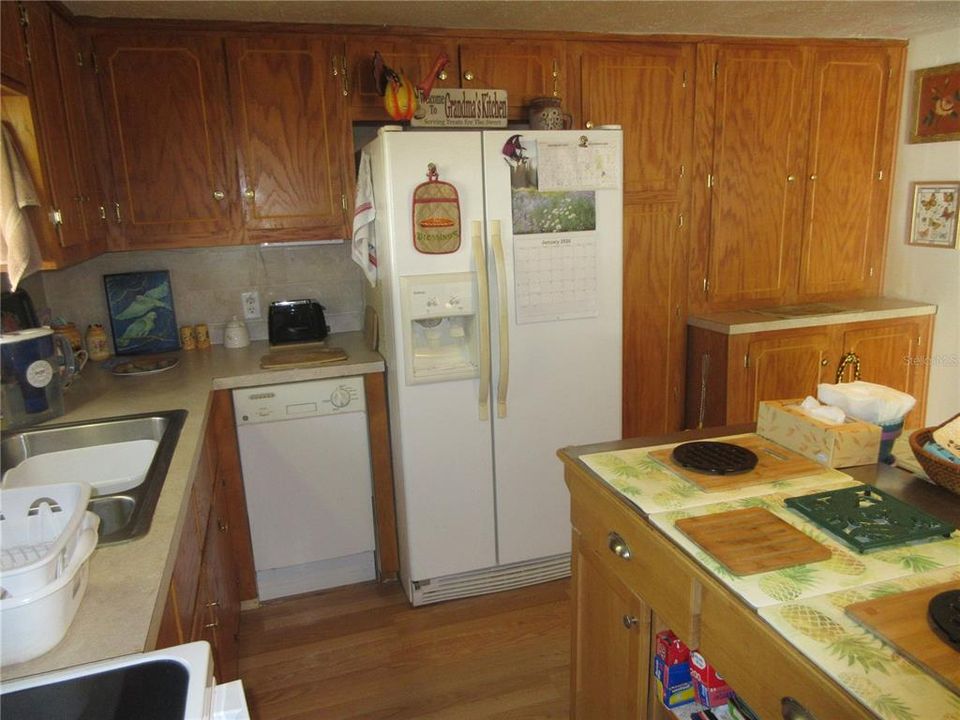 For Sale: $134,900 (3 beds, 1 baths, 958 Square Feet)
