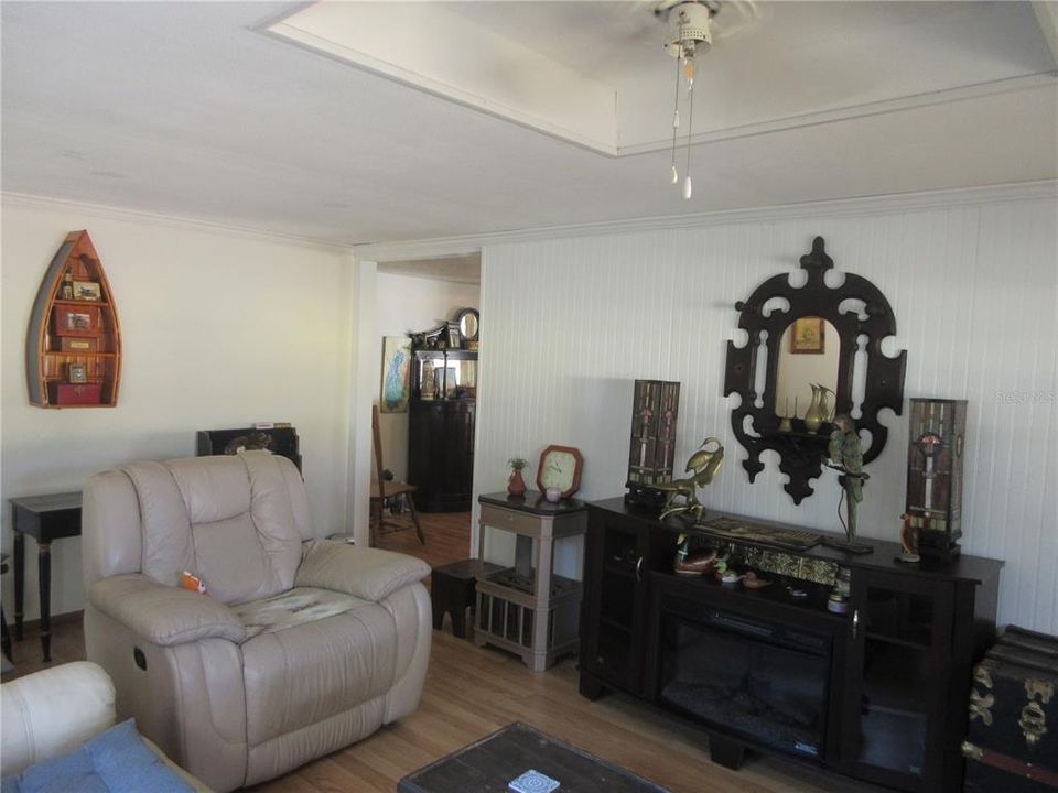 For Sale: $134,900 (3 beds, 1 baths, 958 Square Feet)