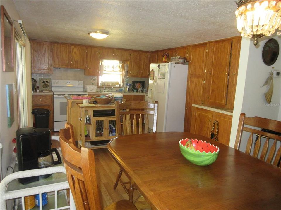 For Sale: $134,900 (3 beds, 1 baths, 958 Square Feet)
