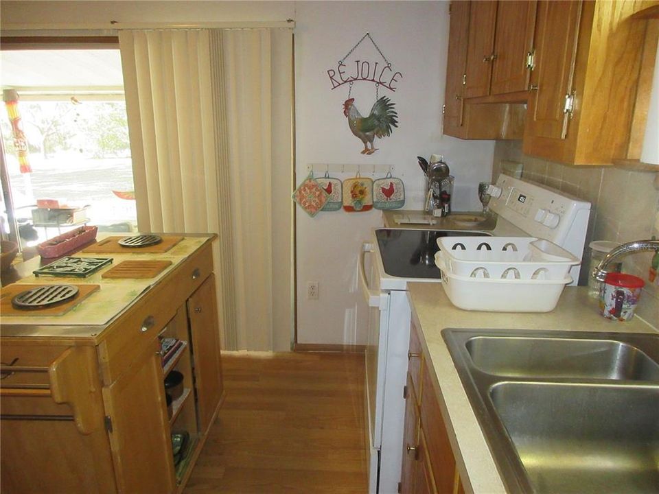 For Sale: $134,900 (3 beds, 1 baths, 958 Square Feet)