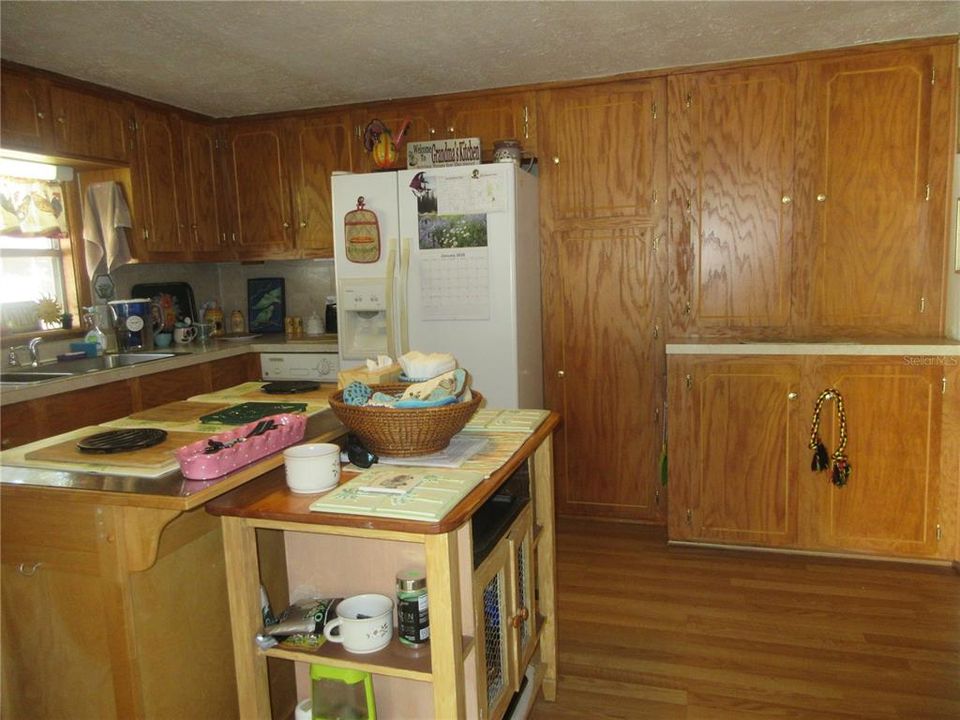 For Sale: $134,900 (3 beds, 1 baths, 958 Square Feet)