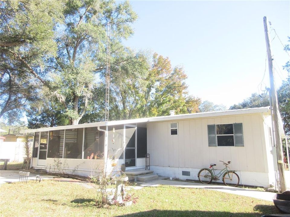 For Sale: $134,900 (3 beds, 1 baths, 958 Square Feet)