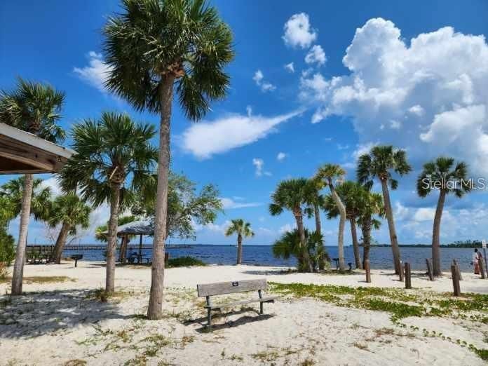 待售: $29,000 (0.46 acres)