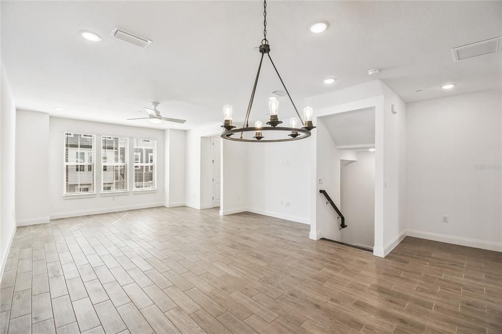 En Venta: $525,000 (4 camas, 3 baños, 2163 Pies cuadrados)