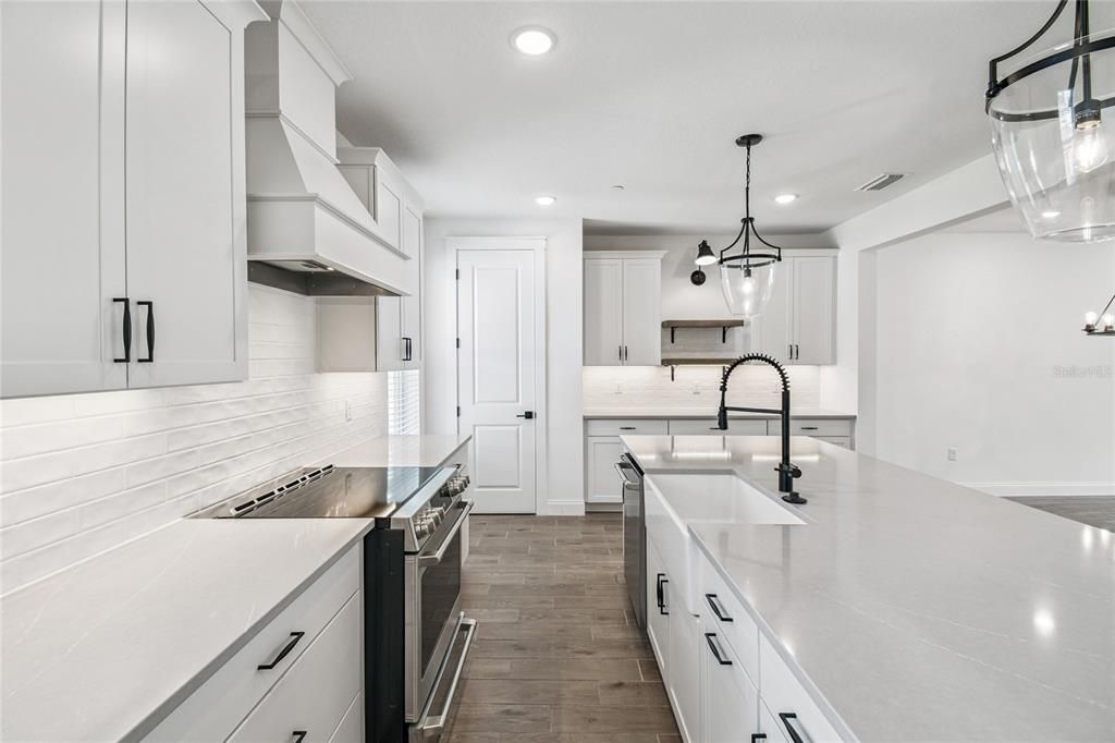 En Venta: $525,000 (4 camas, 3 baños, 2163 Pies cuadrados)