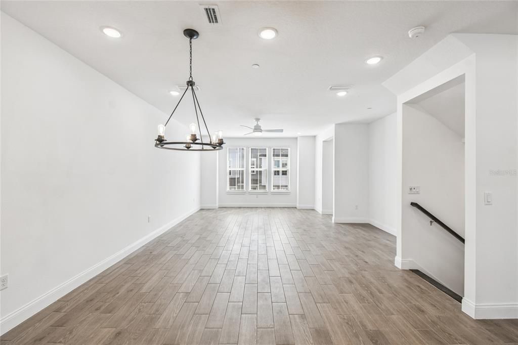 En Venta: $525,000 (4 camas, 3 baños, 2163 Pies cuadrados)