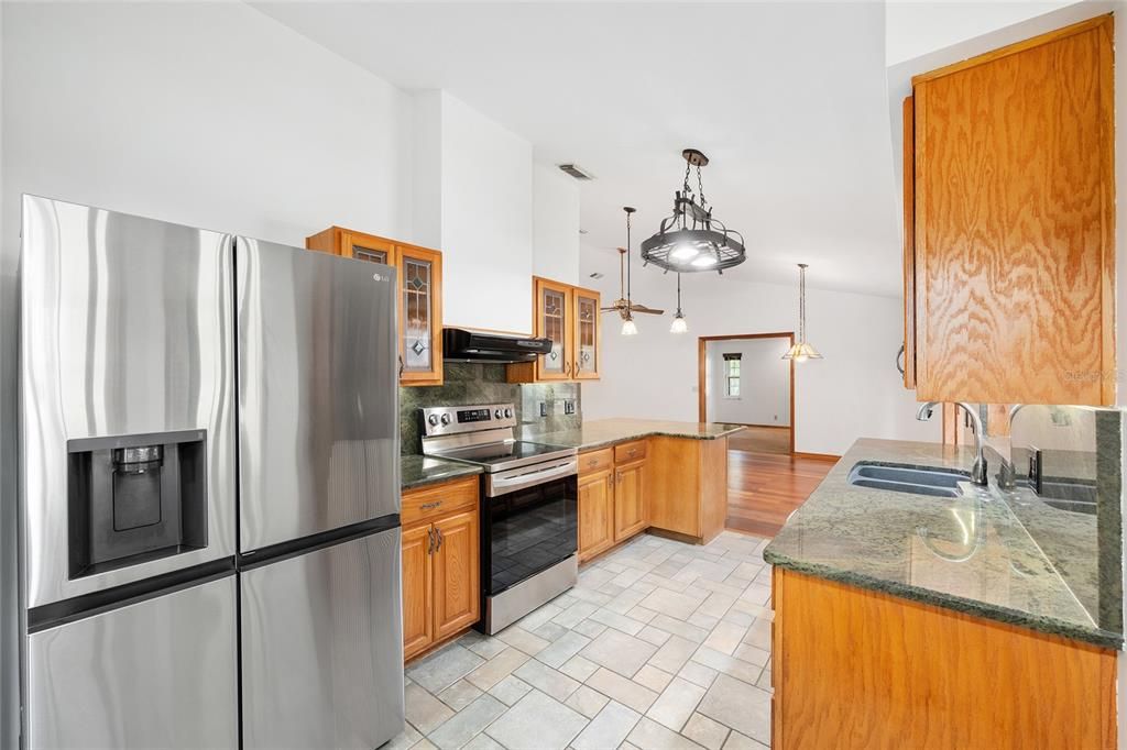 待售: $450,000 (3 贝兹, 2 浴室, 1727 平方英尺)