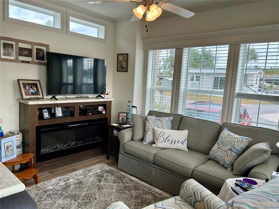 待售: $129,900 (1 贝兹, 1 浴室, 503 平方英尺)