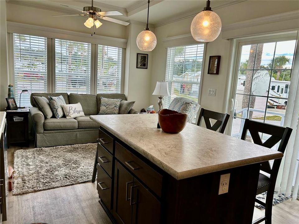 待售: $129,900 (1 贝兹, 1 浴室, 503 平方英尺)