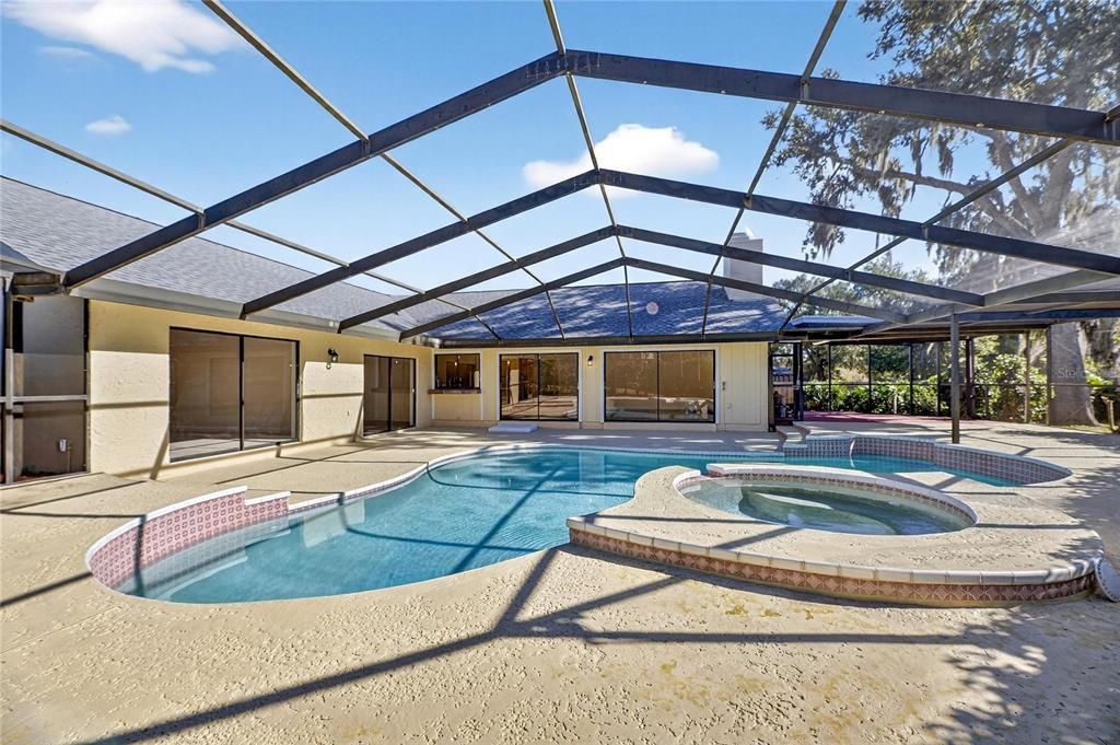 На продажу: $539,990 (3 спален, 2 ванн, 2512 Квадратных фут)