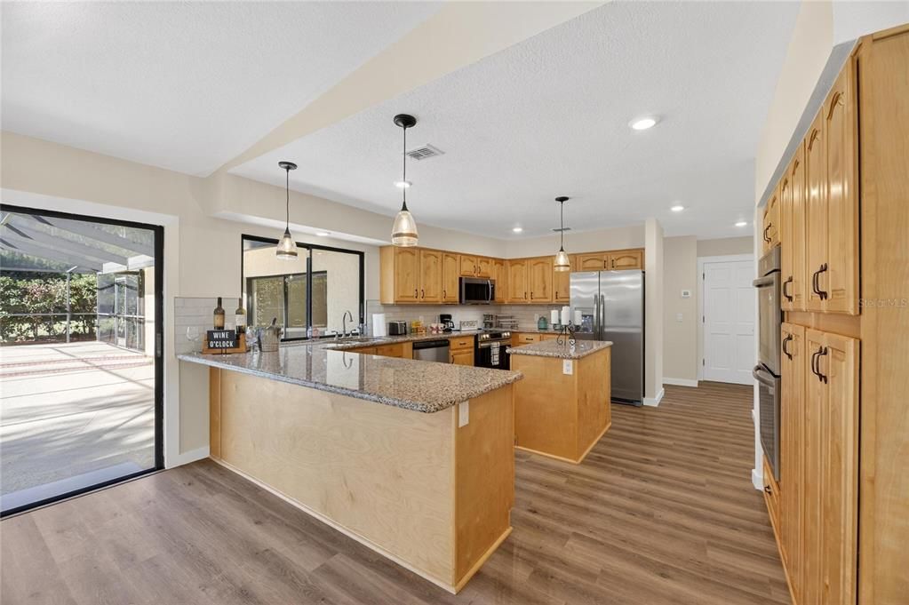 На продажу: $539,990 (3 спален, 2 ванн, 2512 Квадратных фут)