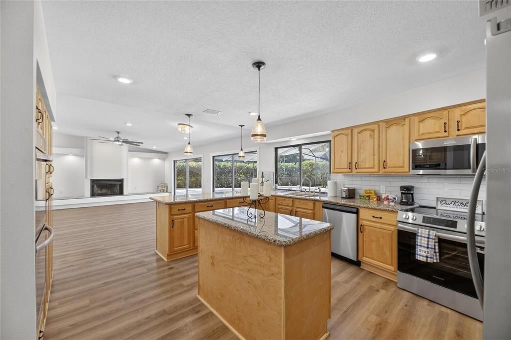 На продажу: $539,990 (3 спален, 2 ванн, 2512 Квадратных фут)