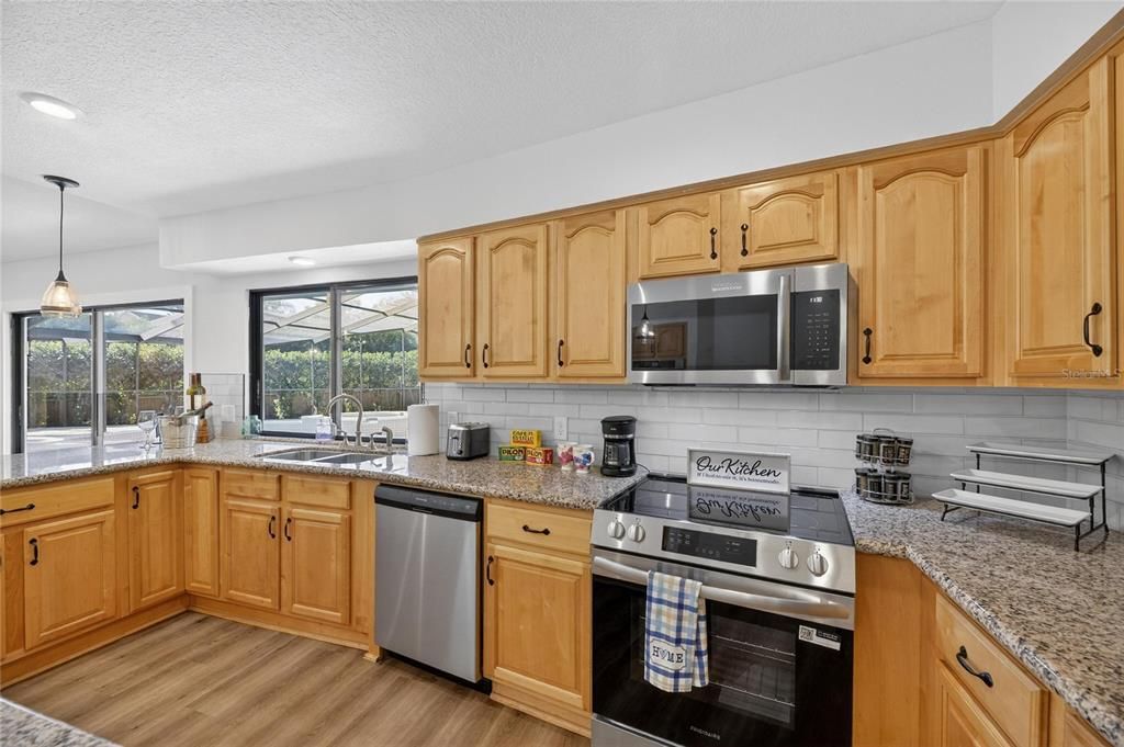 На продажу: $539,990 (3 спален, 2 ванн, 2512 Квадратных фут)