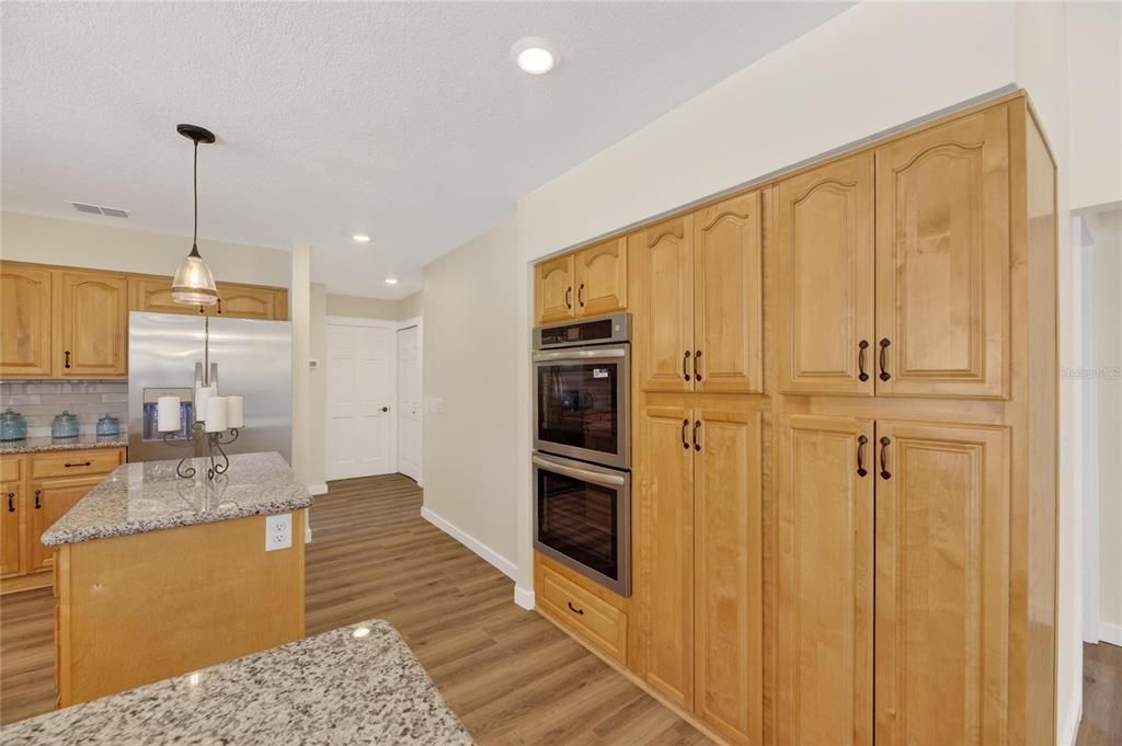 На продажу: $539,990 (3 спален, 2 ванн, 2512 Квадратных фут)