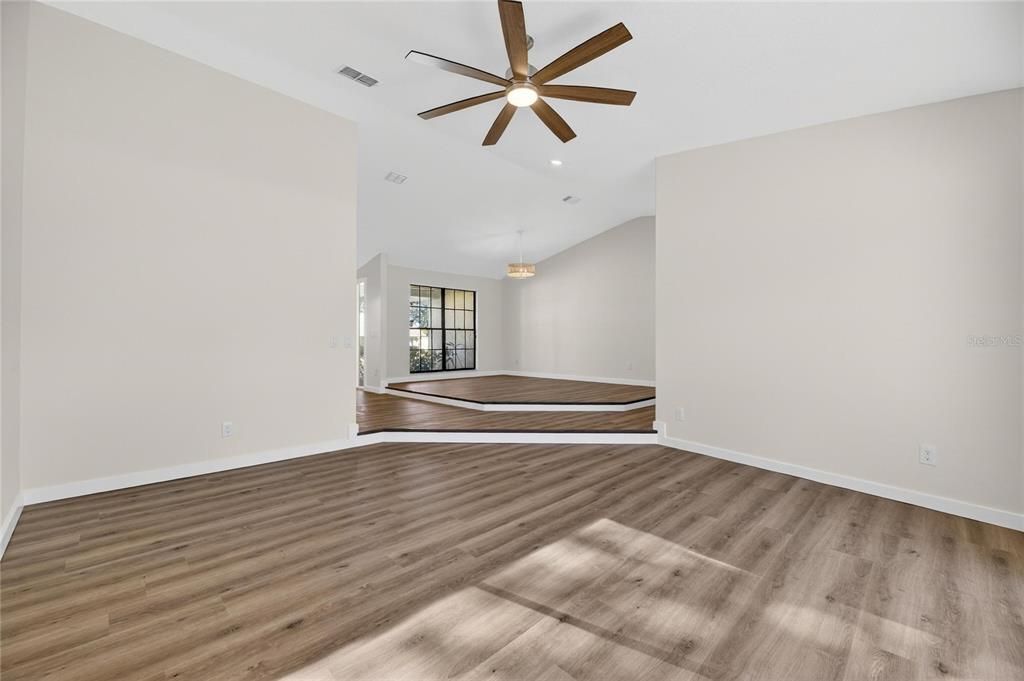 На продажу: $539,990 (3 спален, 2 ванн, 2512 Квадратных фут)