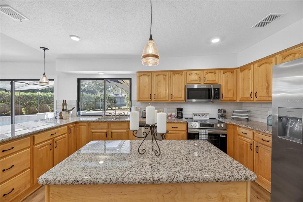 На продажу: $539,990 (3 спален, 2 ванн, 2512 Квадратных фут)