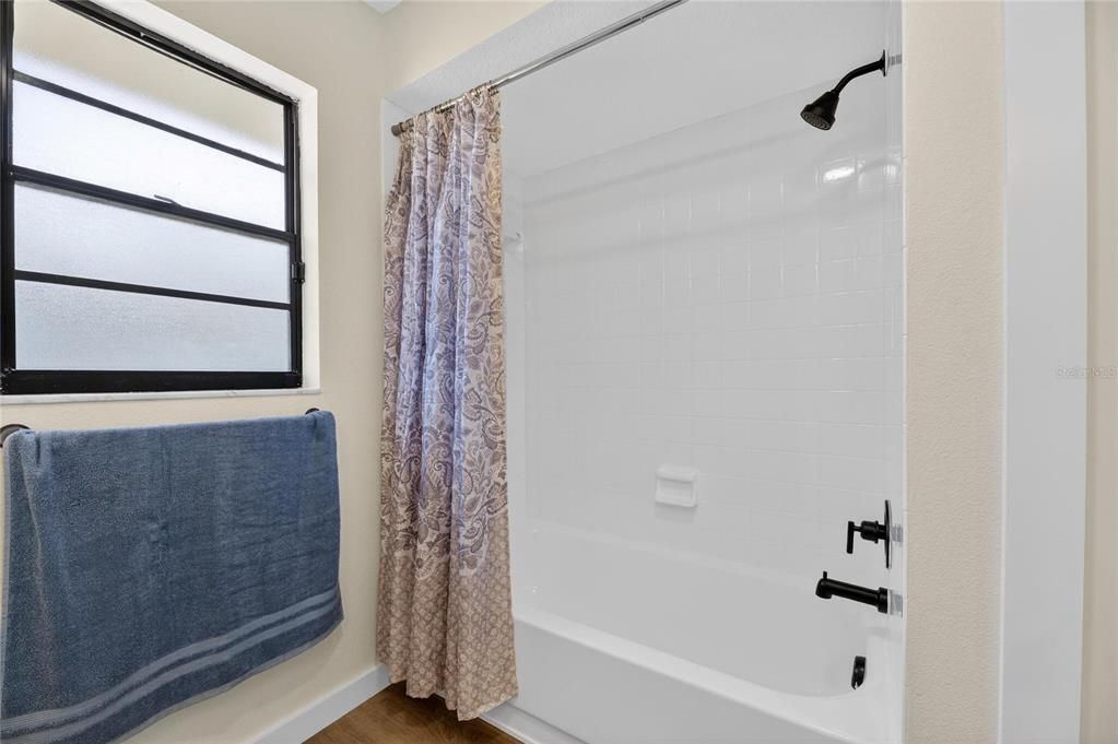 На продажу: $539,990 (3 спален, 2 ванн, 2512 Квадратных фут)