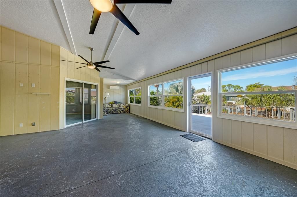 На продажу: $350,000 (3 спален, 2 ванн, 1706 Квадратных фут)