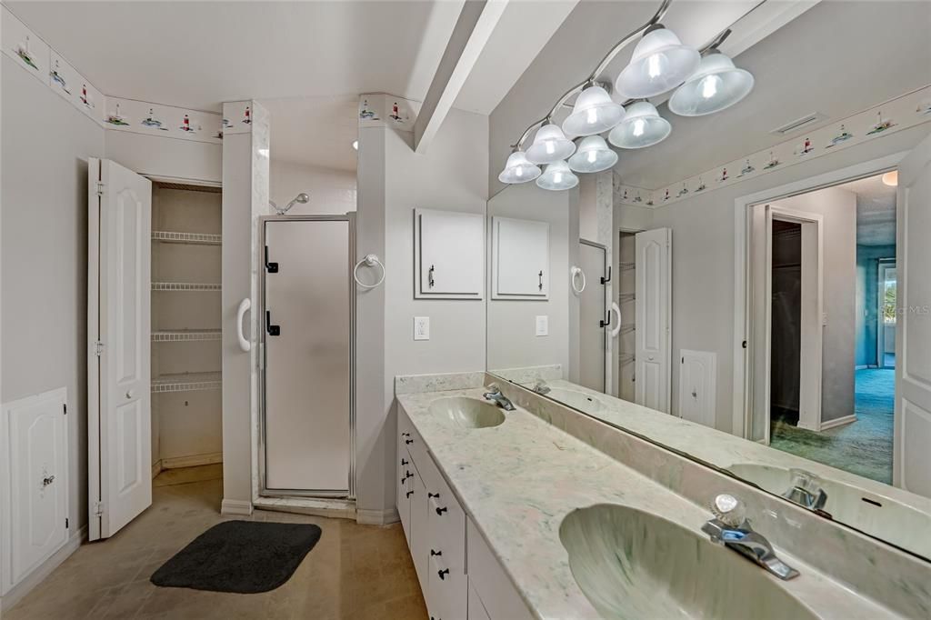 На продажу: $350,000 (3 спален, 2 ванн, 1706 Квадратных фут)