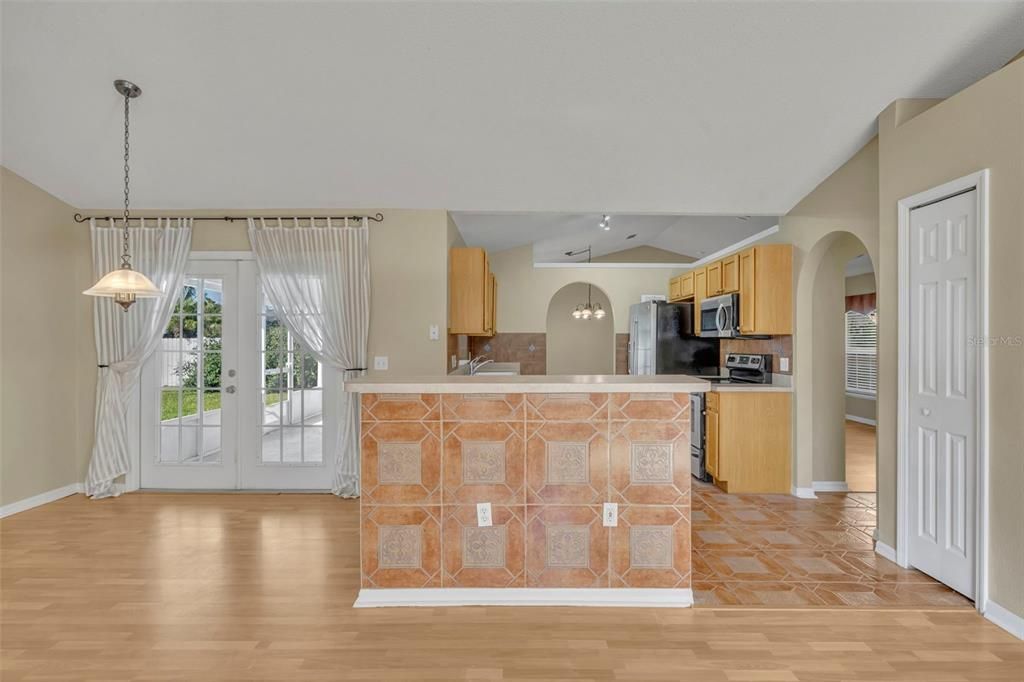 For Sale: $480,000 (4 beds, 2 baths, 1888 Square Feet)