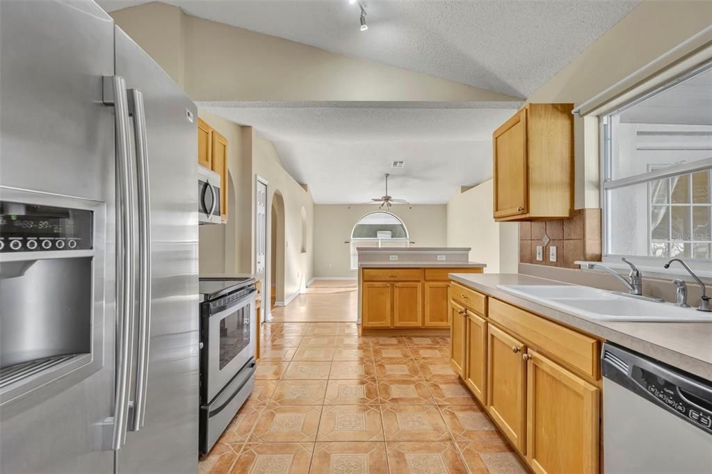 For Sale: $480,000 (4 beds, 2 baths, 1888 Square Feet)