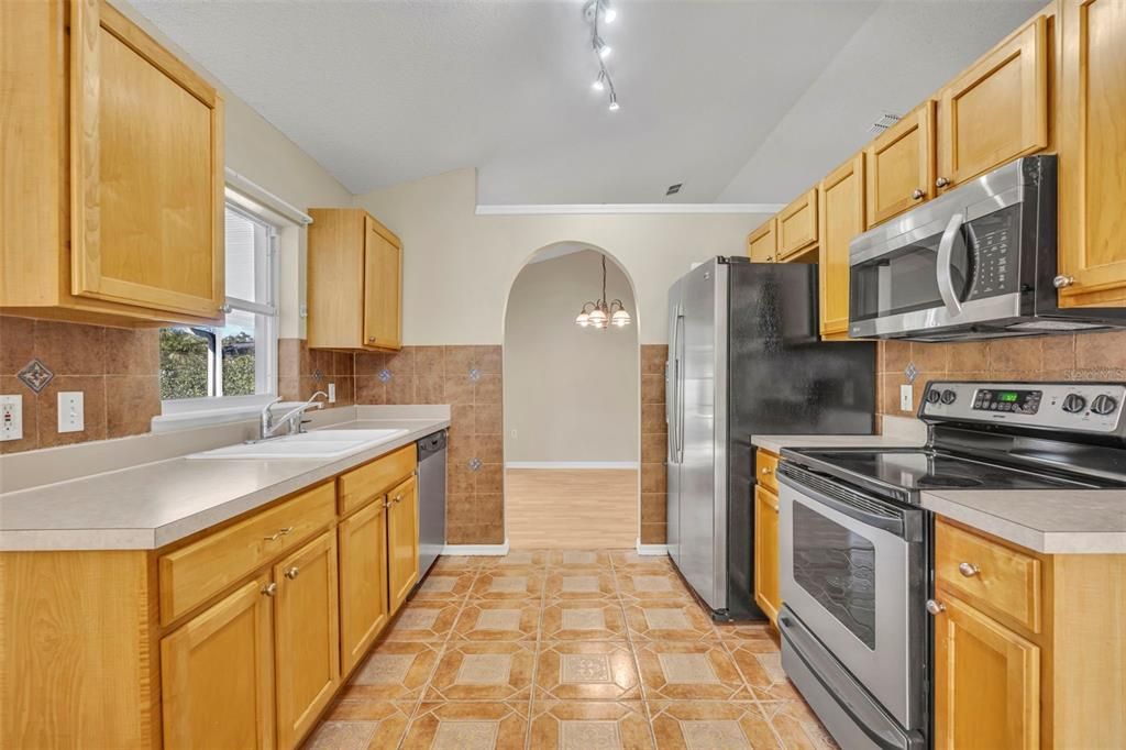 For Sale: $480,000 (4 beds, 2 baths, 1888 Square Feet)