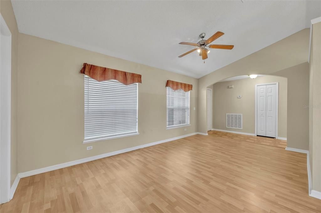 For Sale: $480,000 (4 beds, 2 baths, 1888 Square Feet)