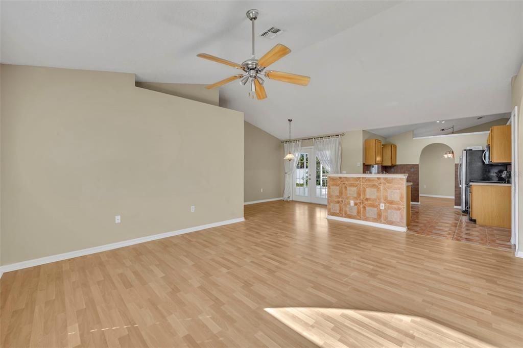 For Sale: $480,000 (4 beds, 2 baths, 1888 Square Feet)