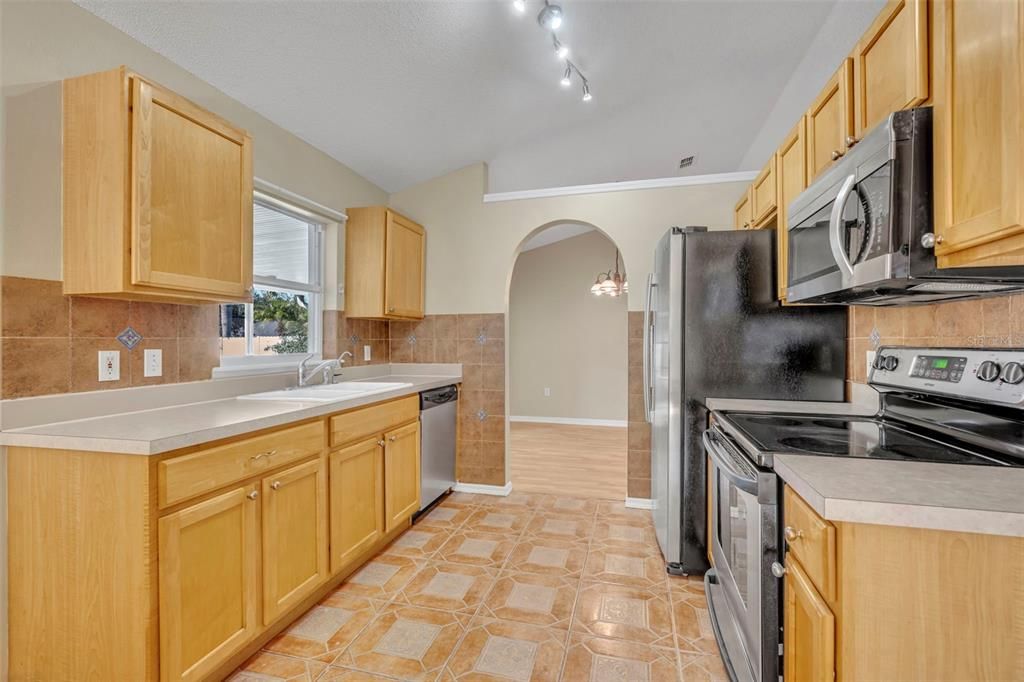 For Sale: $480,000 (4 beds, 2 baths, 1888 Square Feet)