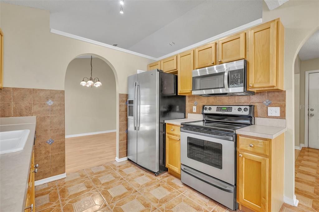 For Sale: $480,000 (4 beds, 2 baths, 1888 Square Feet)