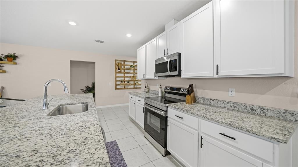 For Sale: $449,000 (3 beds, 2 baths, 1998 Square Feet)