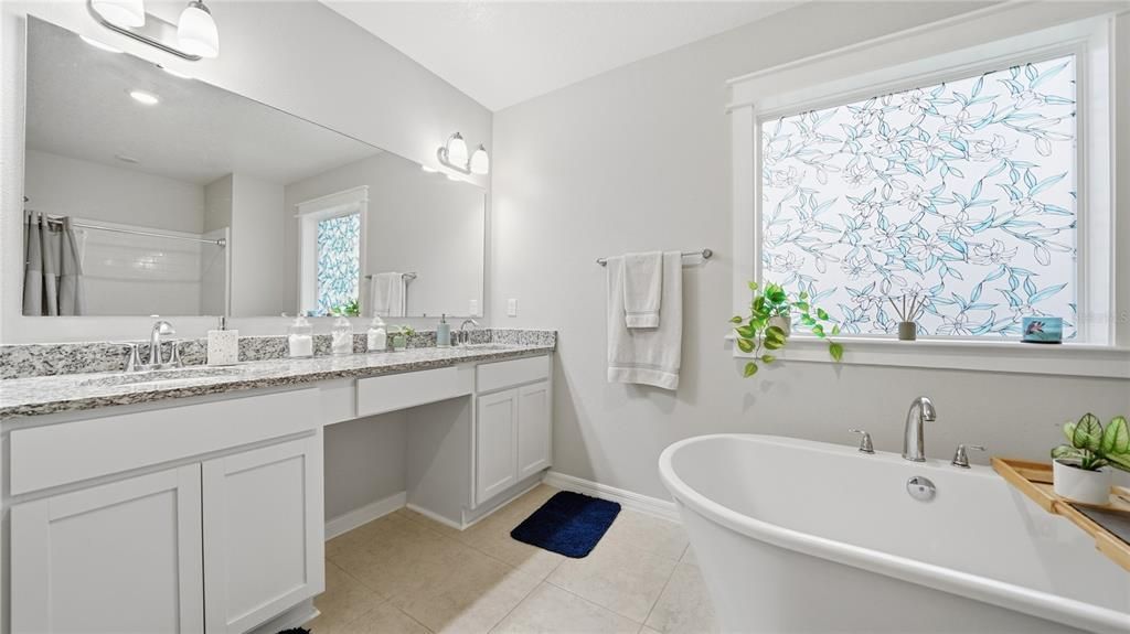 For Sale: $449,000 (3 beds, 2 baths, 1998 Square Feet)