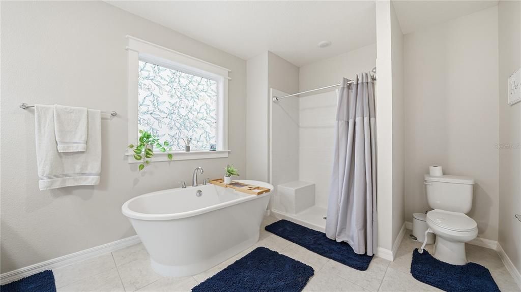 For Sale: $449,000 (3 beds, 2 baths, 1998 Square Feet)