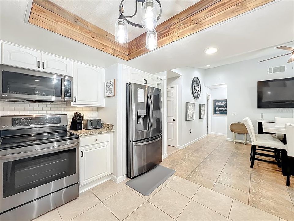 For Sale: $349,900 (3 beds, 2 baths, 1529 Square Feet)