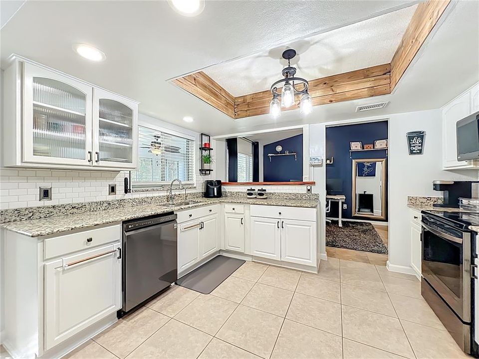 For Sale: $349,900 (3 beds, 2 baths, 1529 Square Feet)
