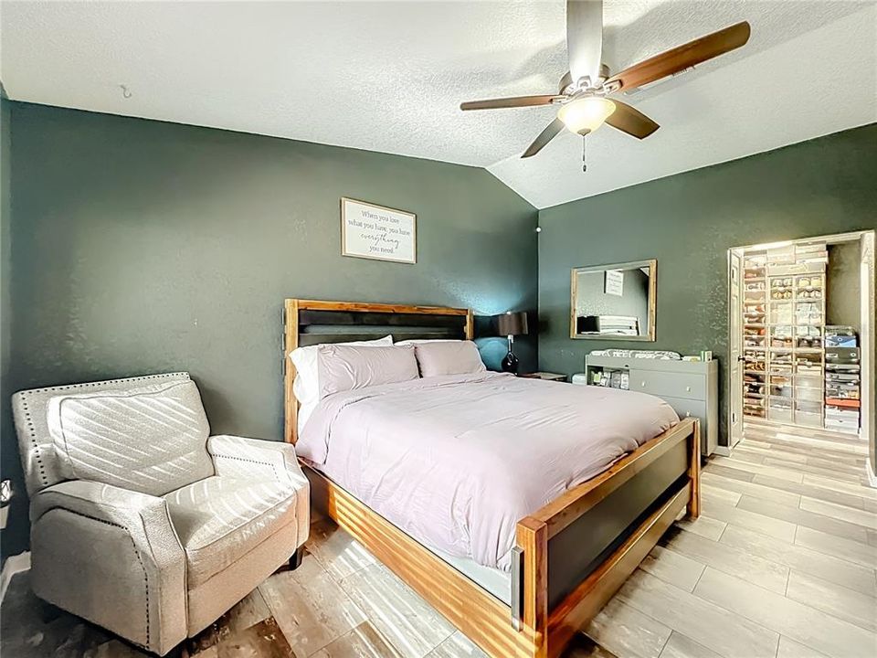 For Sale: $349,900 (3 beds, 2 baths, 1529 Square Feet)