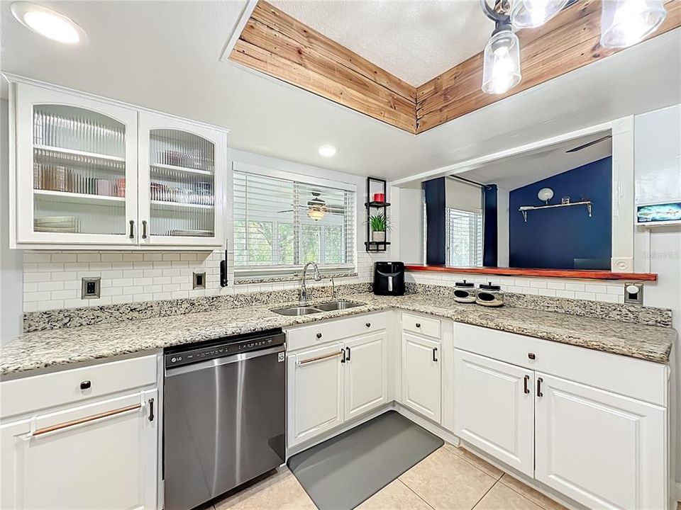 For Sale: $349,900 (3 beds, 2 baths, 1529 Square Feet)