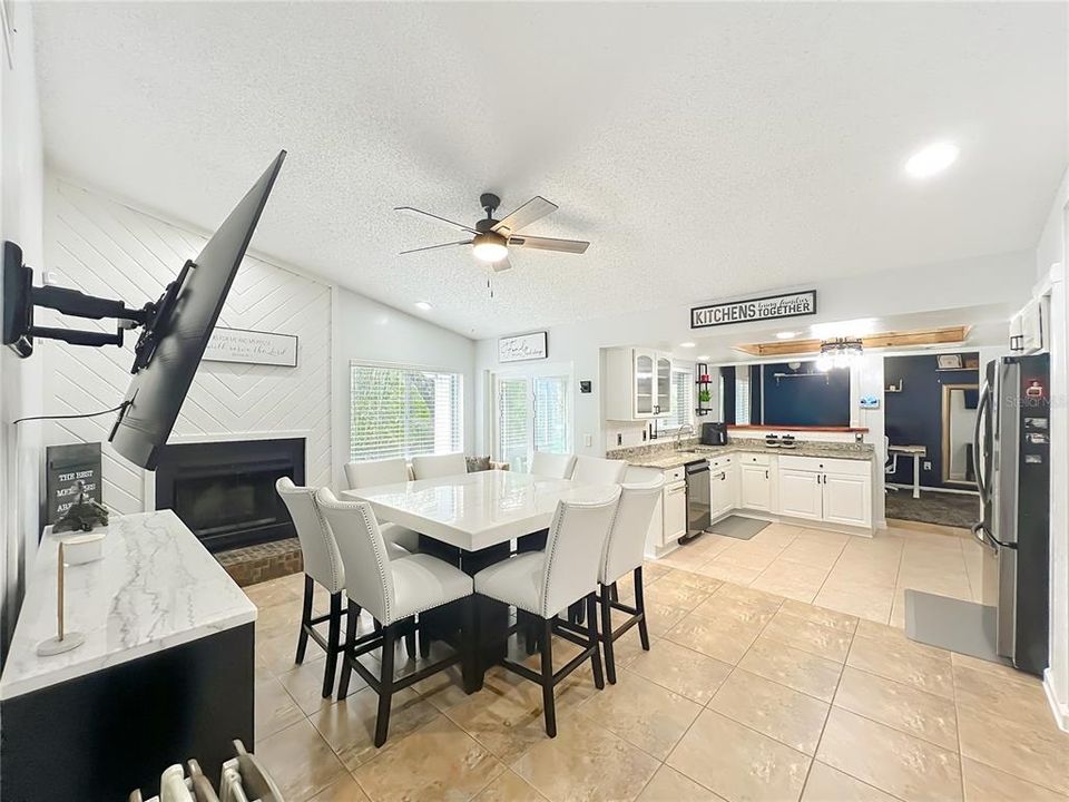 For Sale: $349,900 (3 beds, 2 baths, 1529 Square Feet)