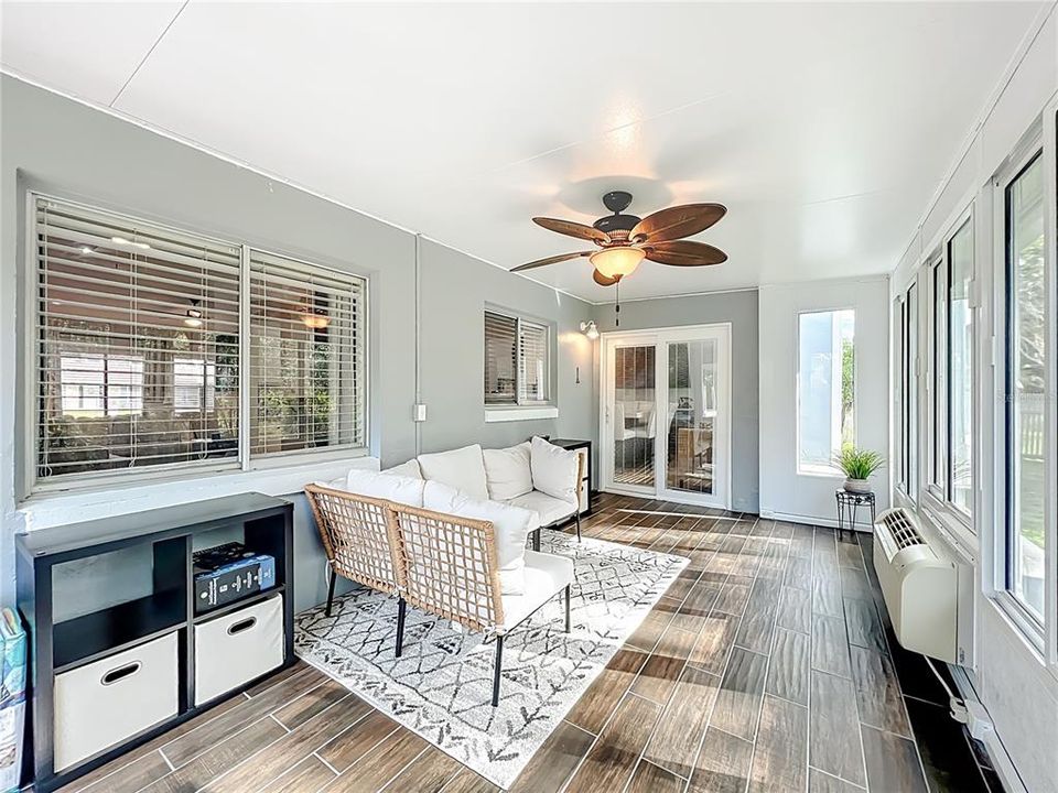 For Sale: $349,900 (3 beds, 2 baths, 1529 Square Feet)